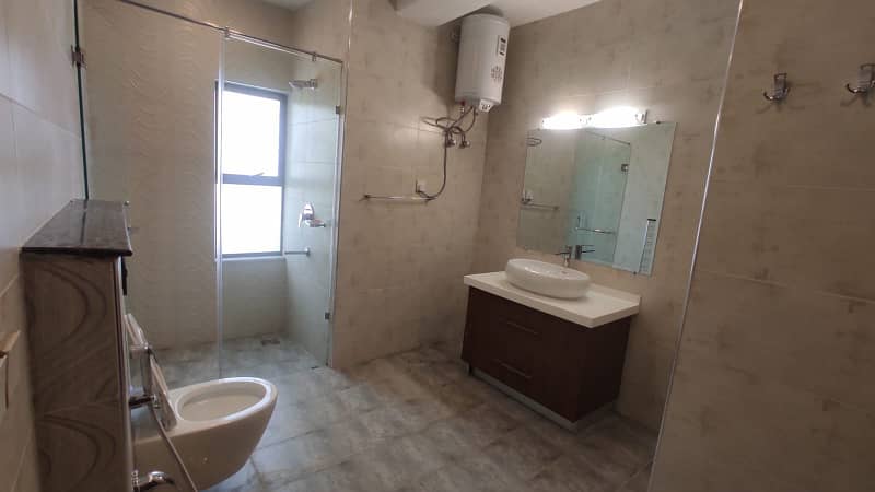 A Great Choice For A 1900 Square Feet Flat Available In Bahria Town Phase 7 6