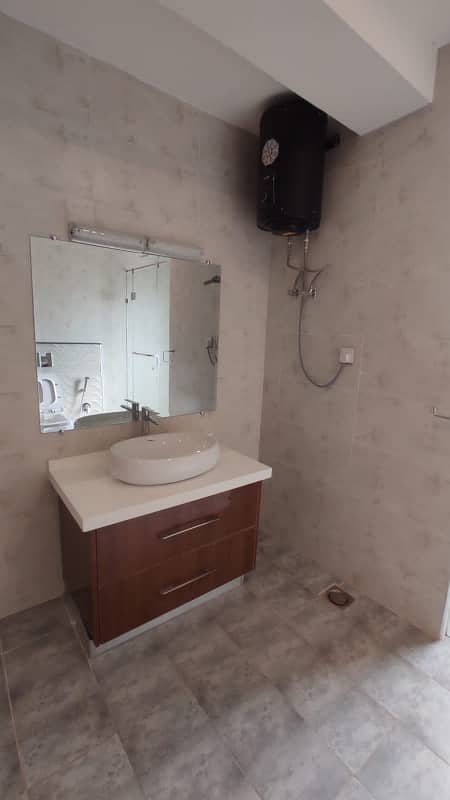 A Great Choice For A 1900 Square Feet Flat Available In Bahria Town Phase 7 10