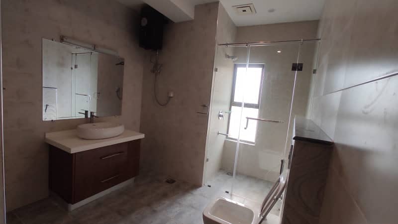 A Great Choice For A 1900 Square Feet Flat Available In Bahria Town Phase 7 12