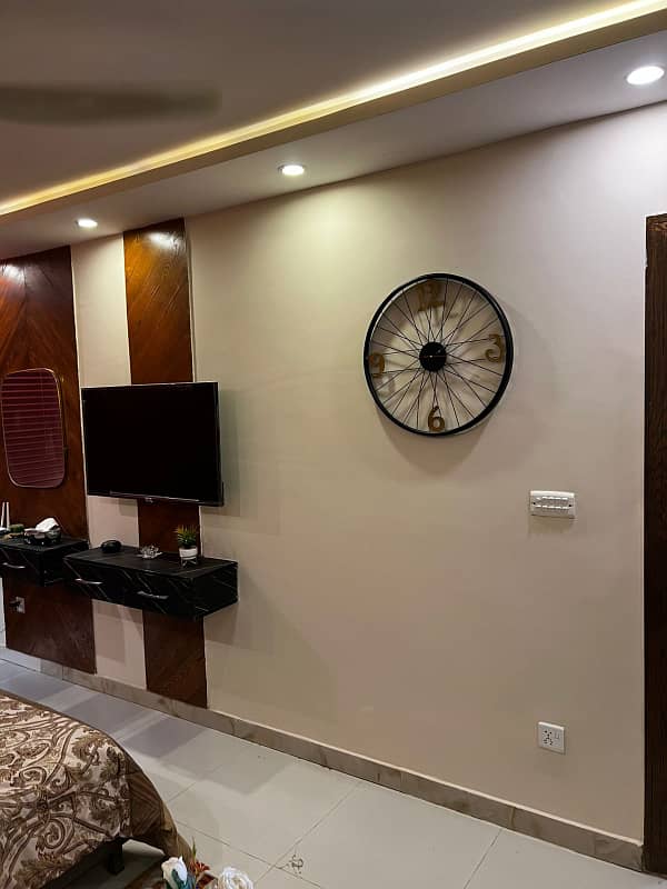 1 Bed FULLY FURNISHED AVAILABLE FOR RENT BAHRIA TOWN PHASE 8 RAWALPINDI 4