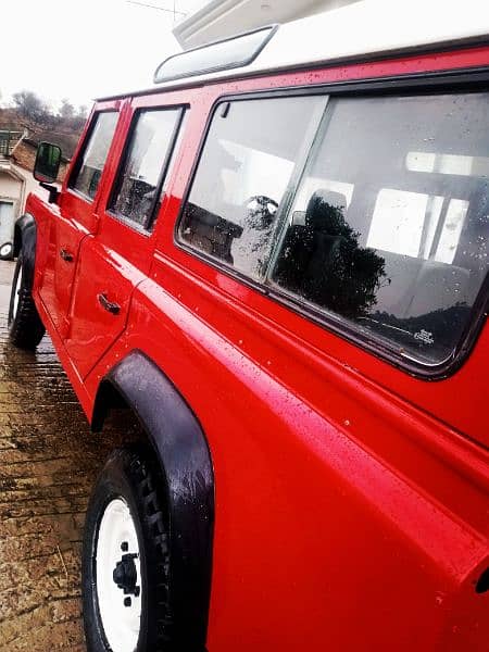 land rover defender 17