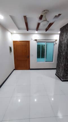 2 bed unfurnished flat in  emerald heights 0