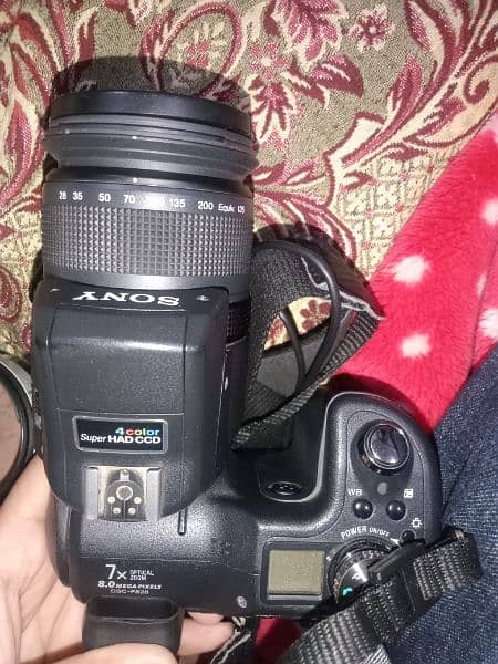 Sony Cyber-shot DSC-F828 8.0MP Digital Camera - Black 4