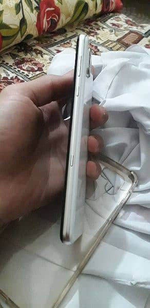 aquos r3 condition 10 by 10 all ok urgent 3