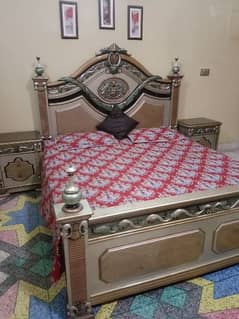 king size bed and dressing table condition9/10 like new. 0