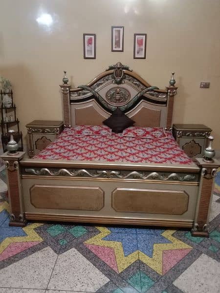 king size bed and dressing table condition9/10 like new. 2