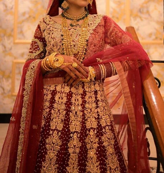 new bridal lehnga for sale wore only once for two hours 5