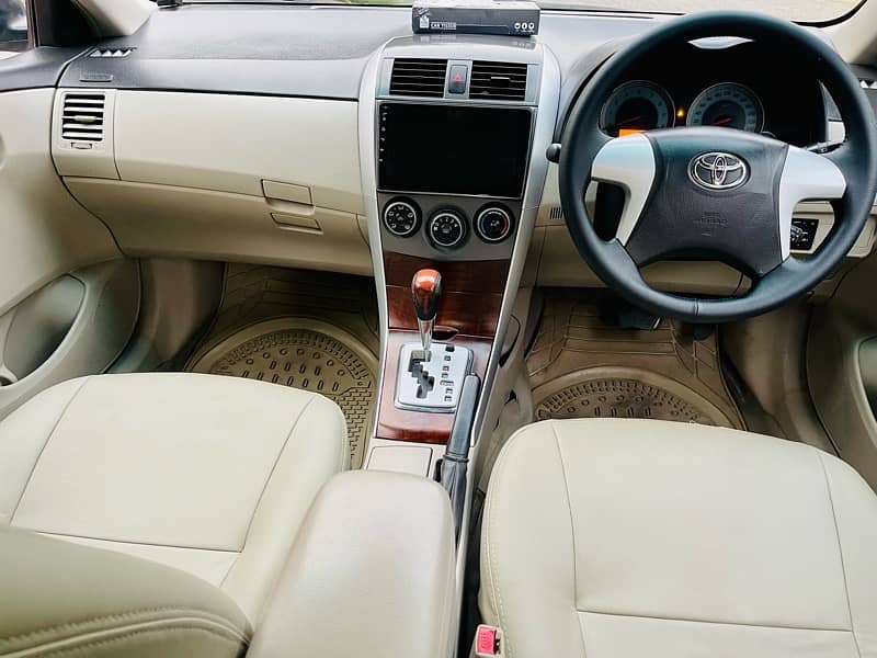 Toyota Corolla Altis SR(Full Option) Model 2014 5