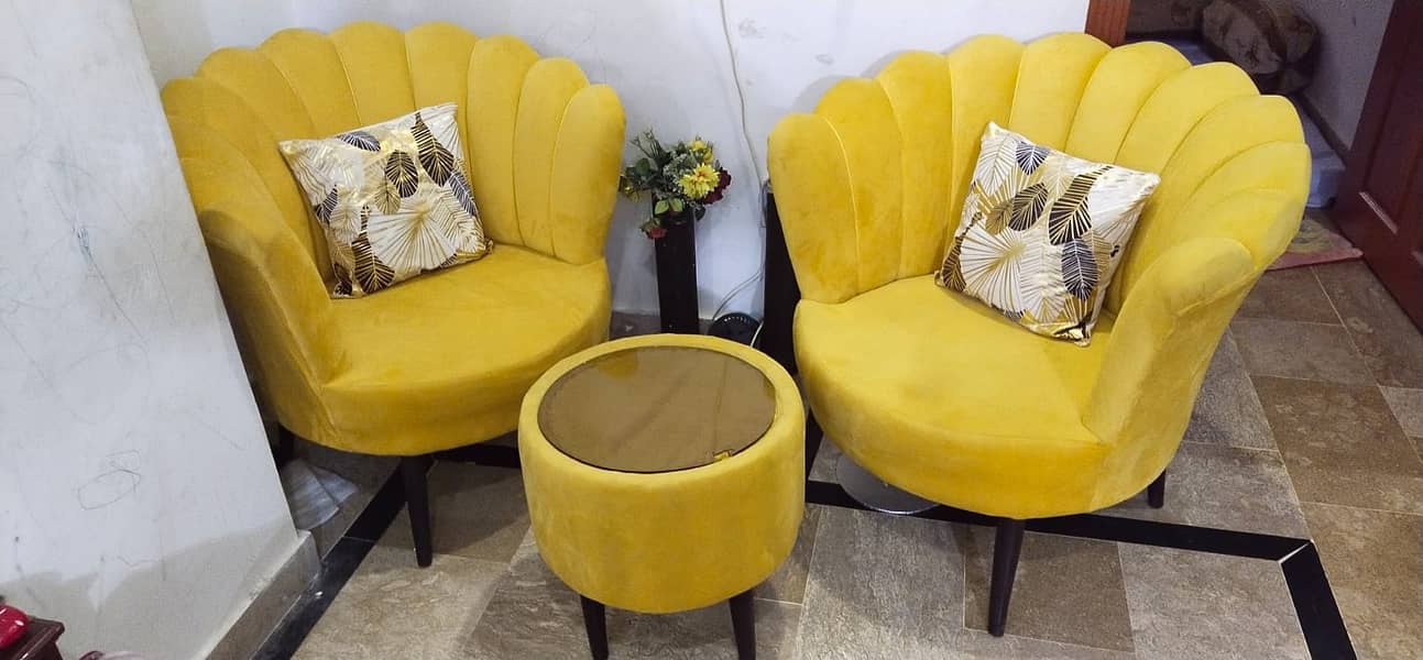 Beautifully Designed Flower Coffee Chairs with Table for Sale! 0