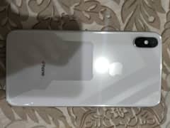 Iphone XS Max and Itel A33