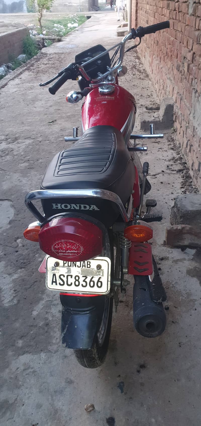 Honda 125 Red Color For sale 2