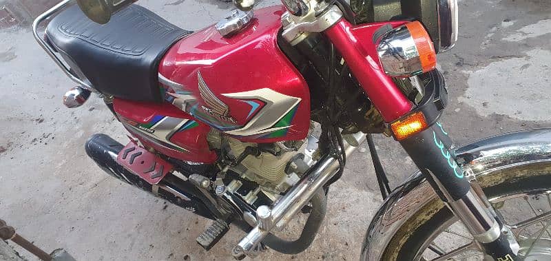 Honda 125 Red Color For sale 4