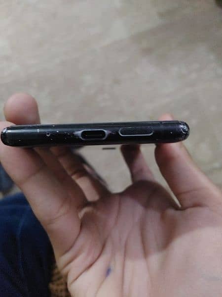 Sony Xperia 1  6/64. small crack on front and back 2