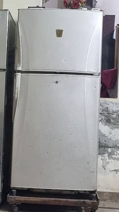 dawlance full size refrigerator available for sale