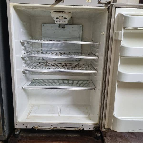 dawlance full size refrigerator available for sale 1