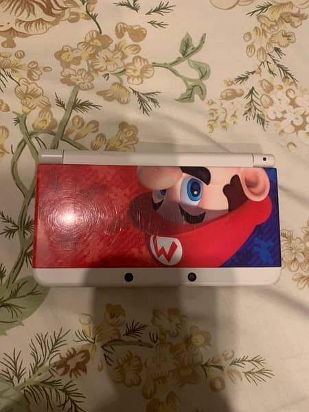 Nintendo 3ds with 2 games missing pen 0