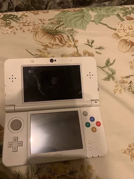 Nintendo 3ds with 2 games missing pen 4