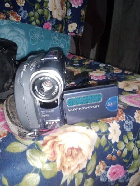 Sony Handycam DVR-DVD803e Camcorder Boxed Mini DVD

 made in Japan 1
