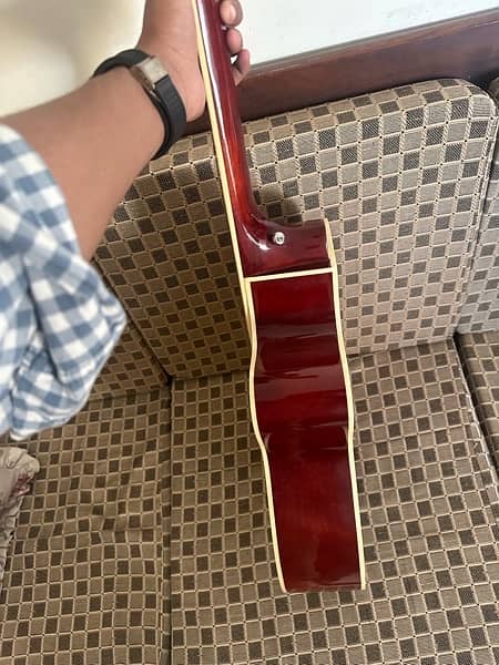 brand new guitar only few weeks used 10/10 condition 6