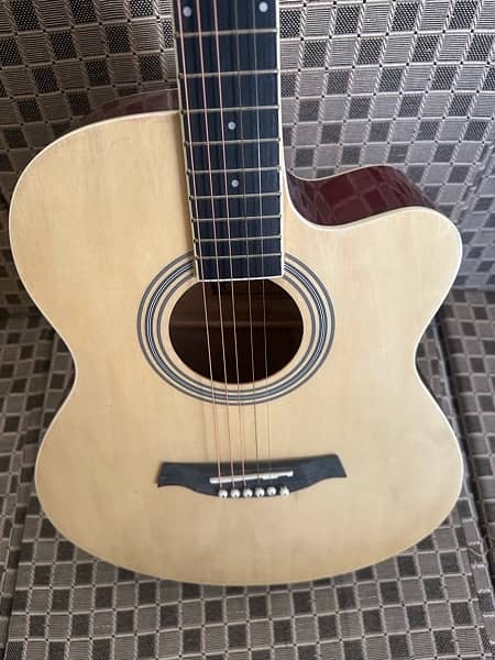 brand new guitar only few weeks used 10/10 condition 9