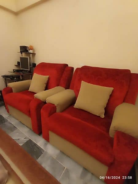 Selling 7 seater sofa 2