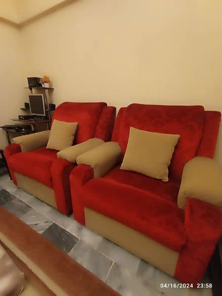 Selling 7 seater sofa 4