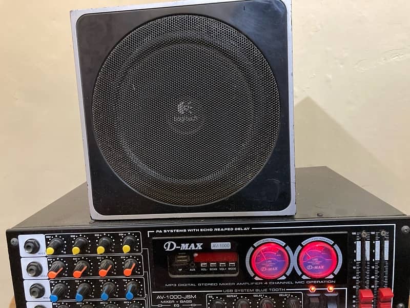 D Max amplifier AV-1000 0