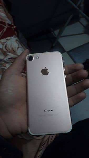 iPhone 7 in very excellent condition 1