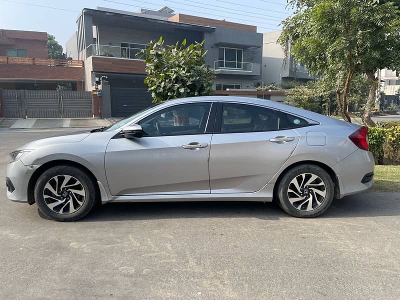 Honda Civic 2018 Full option 1