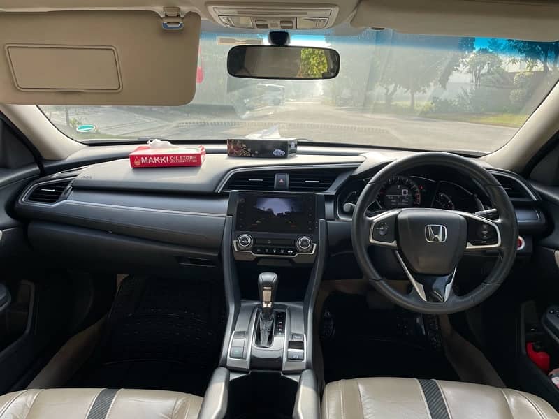 Honda Civic 2018 Full option 4