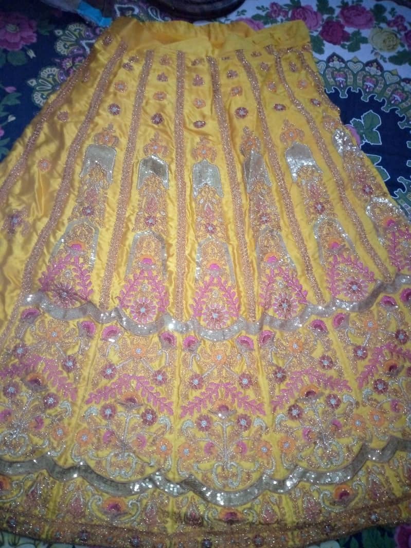 one time used mhndi lehnga. 1