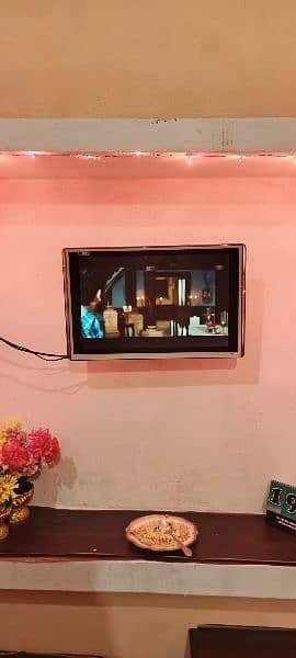 china led 24" display full hd disply 1