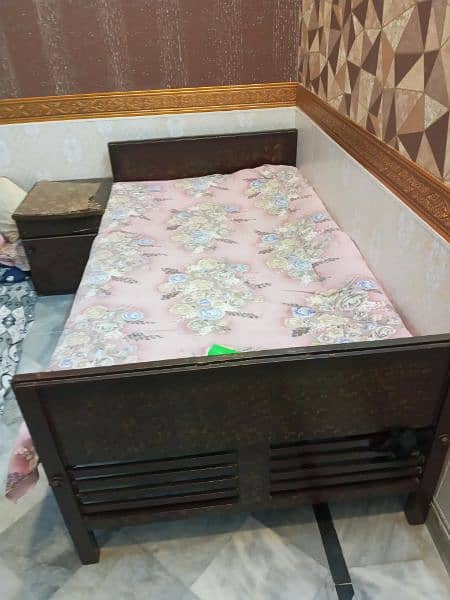 two single bed wood 1 side table 1