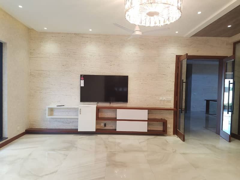 kanal House Near Park For Rent In DHA Phase 5-K 25