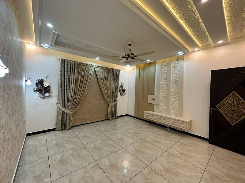 DC Colony 1 Kanal Luxury House For Sale At Main Boulevard 37