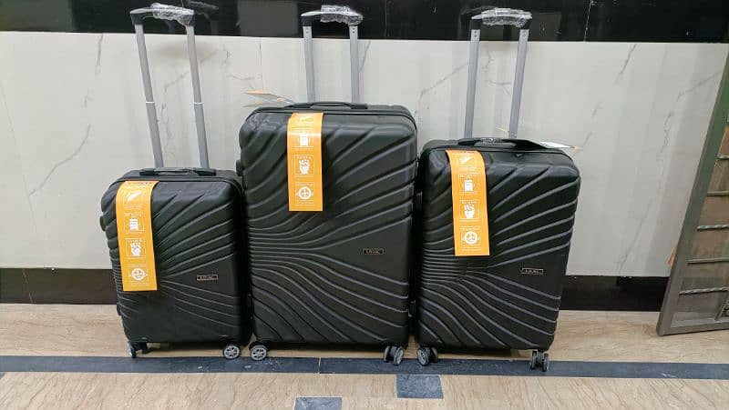 Luggage bags/ travel suitcases/ trolley bags/ travel trolley/ attachi 0