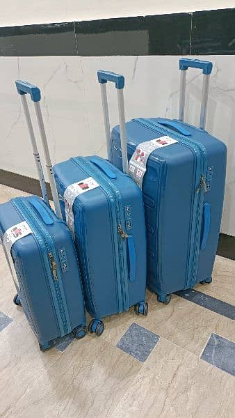 Luggage bags/ travel suitcases/ trolley bags/ travel trolley/ attachi 1