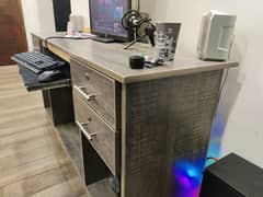computer table for sale. 0