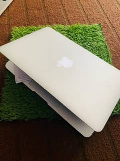 MacBook Air (11-inch, Mid 2013) Core i5