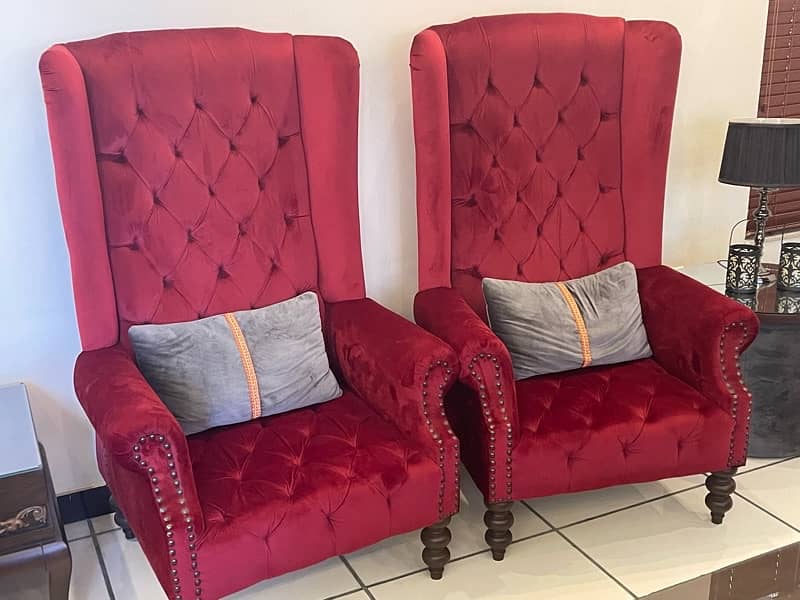 beautiful chairs slighltly used for sale in good condition 1