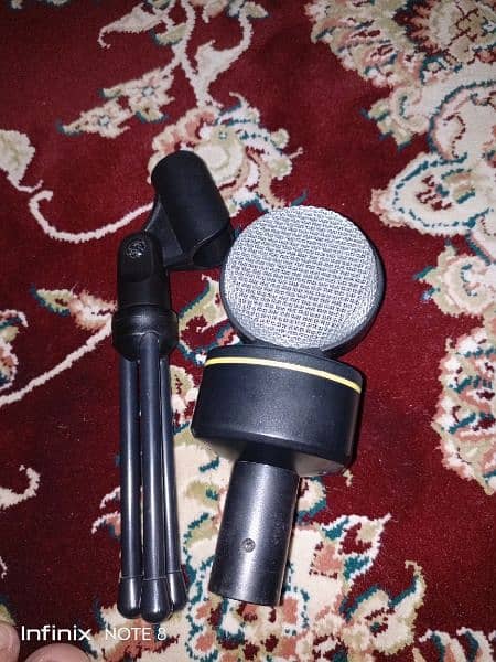 new mic only 2 month used orginal mic smooth sound gaming mic 2