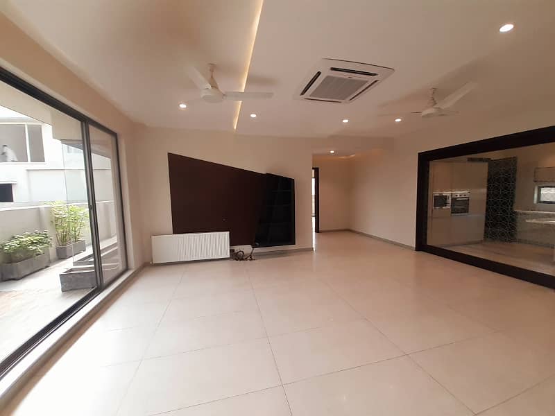 Kanal House Rent In DHA Phase 4-AA 3