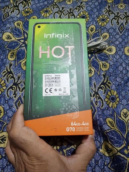 infini hot 10   4gb/64gb. box orgnial charger sat ha all ok ha 4