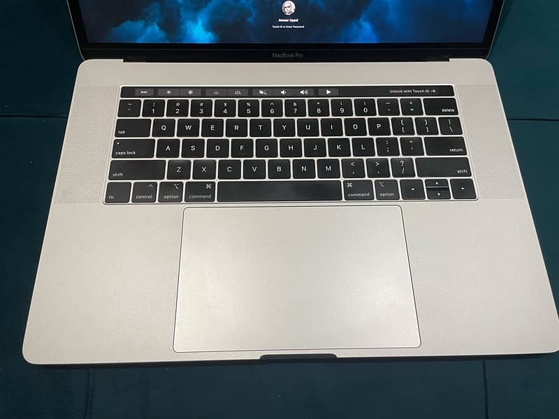 MacBook Pro 15 inch 2018 4