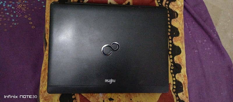 fujitsu i3 3rd generation laptop window 8gb ram 128gb ssd 2