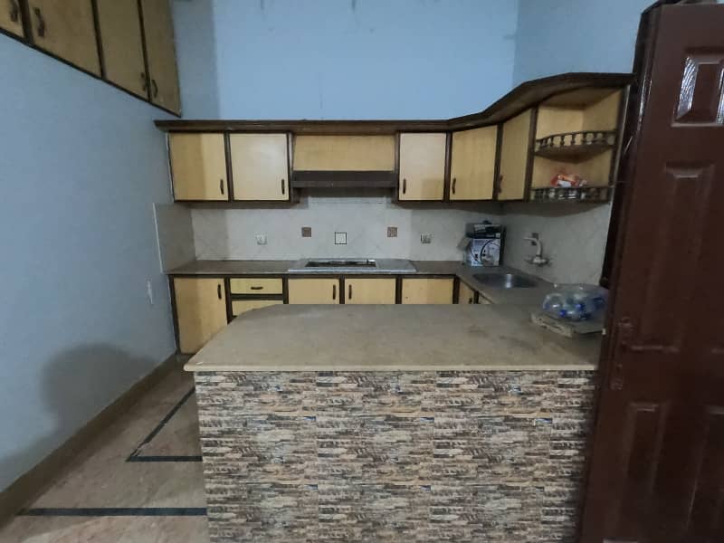 Stunning Prime Location House Is Available For sale In Gulistan-e-Jauhar - Block 19 4
