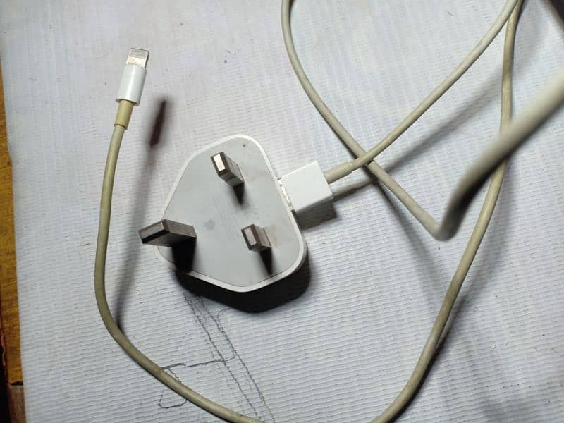iphone charger 0