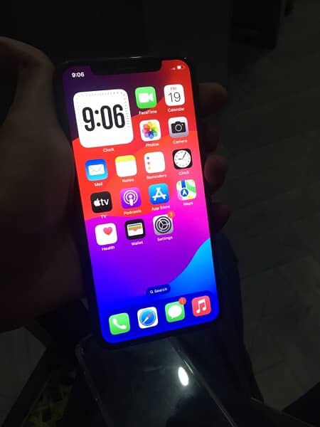 iphone xs 64gb non pta water packs 10/10 condition 3