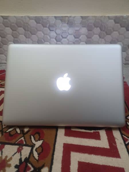 "For sale: MacBook Pro 2012 with 256GB SSD and 8GB RAM. 6
