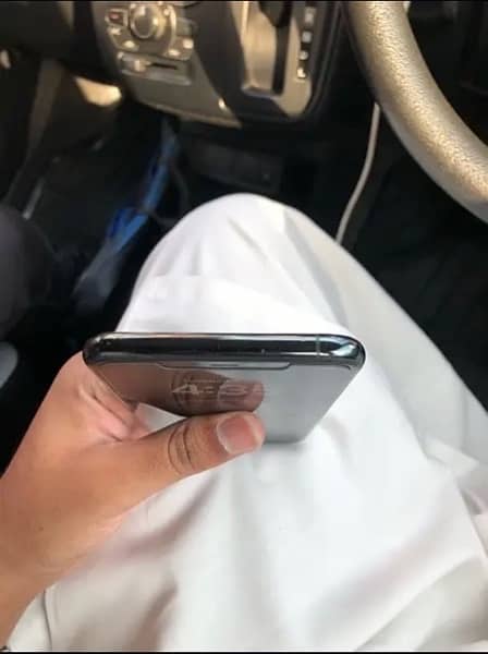 iPhone 11 Pro Max 256gb non pta up for sale. 5